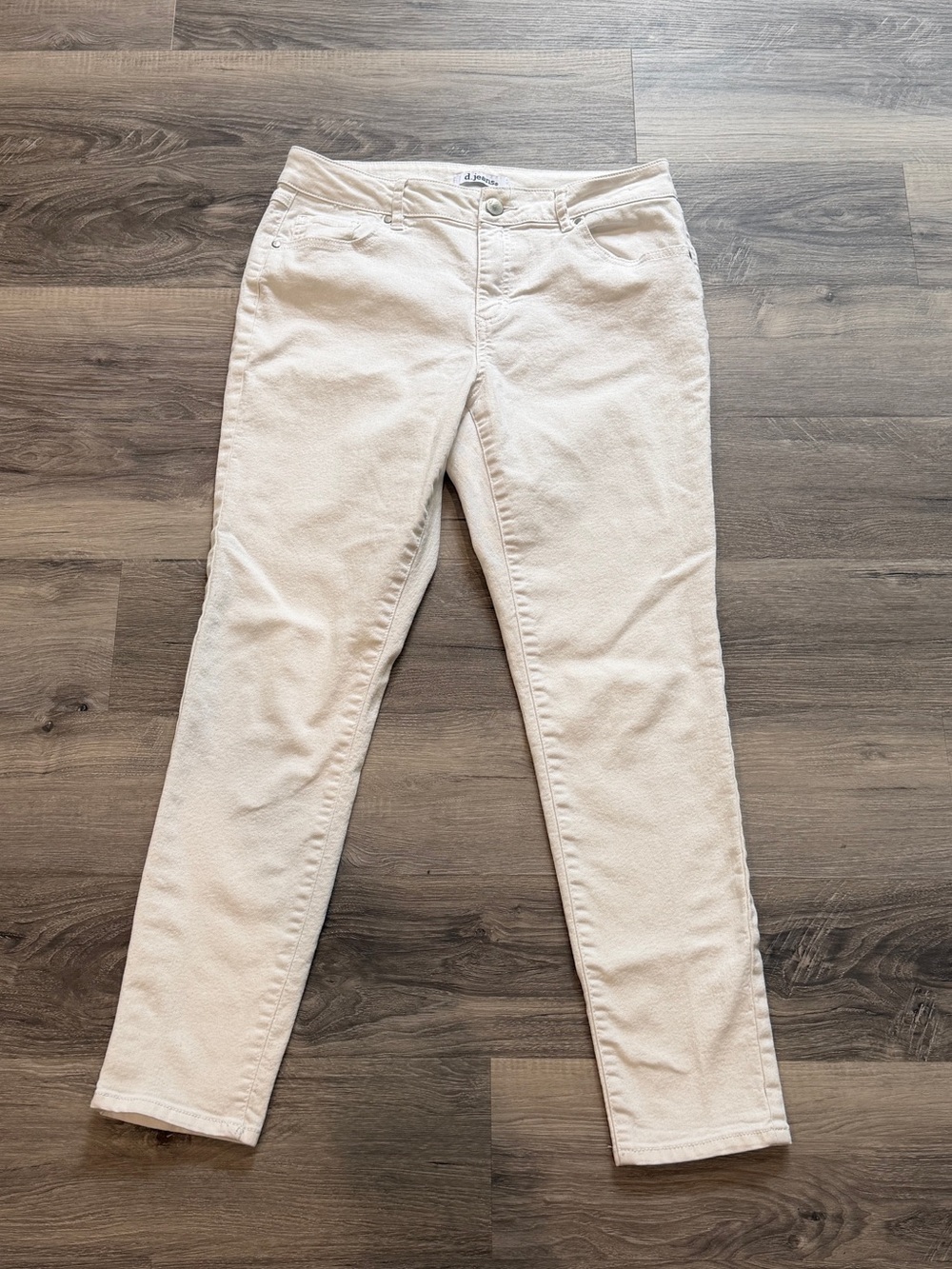 D. Jeans white cropped Skinny Jeans